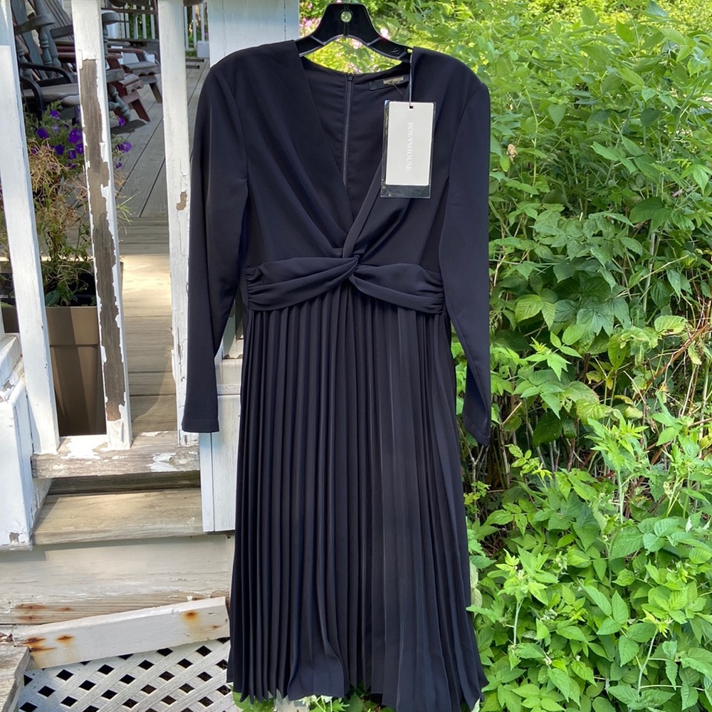 New! ROEYSHOUSE Long Sleeve Twist Front Little Black Dress Women's Size M